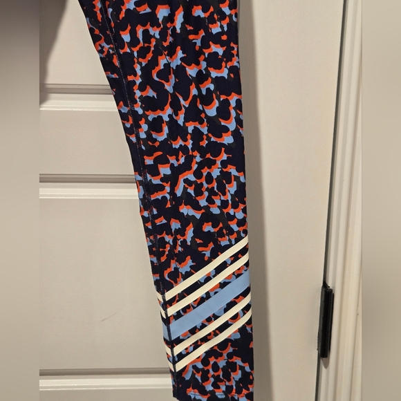 Addison Bay The Everyday Legging 2.0 Size Medium LIKE NEW - Picture 3 of 8